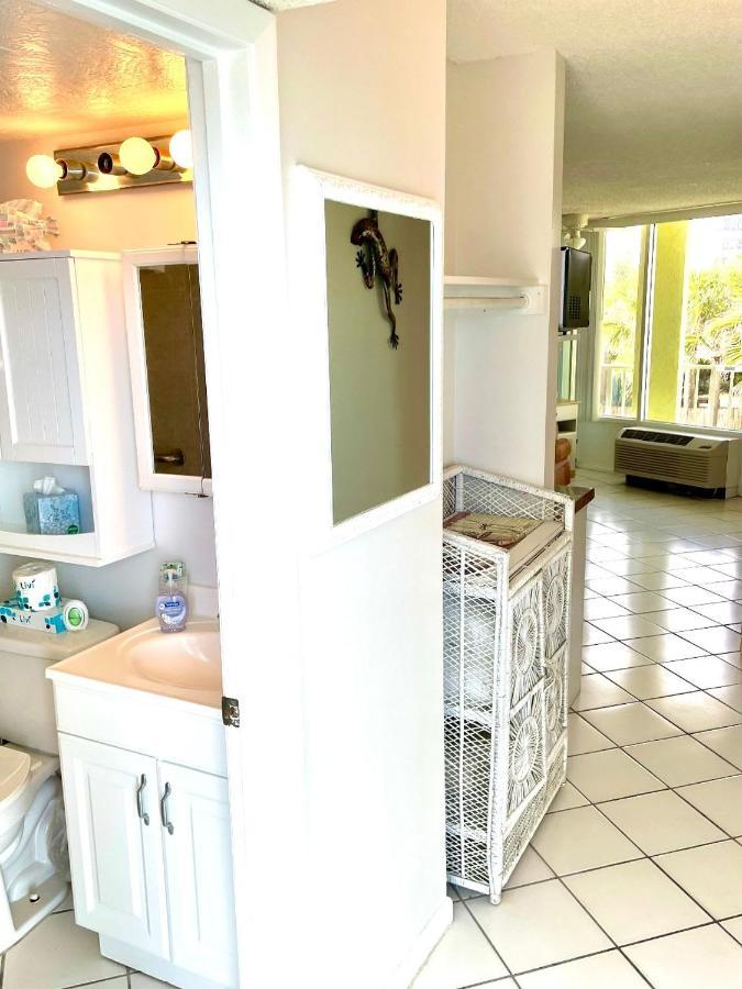 Coastal Cozy - Ocean View At Symphony Beach Club Ormond Beach Exteriör bild